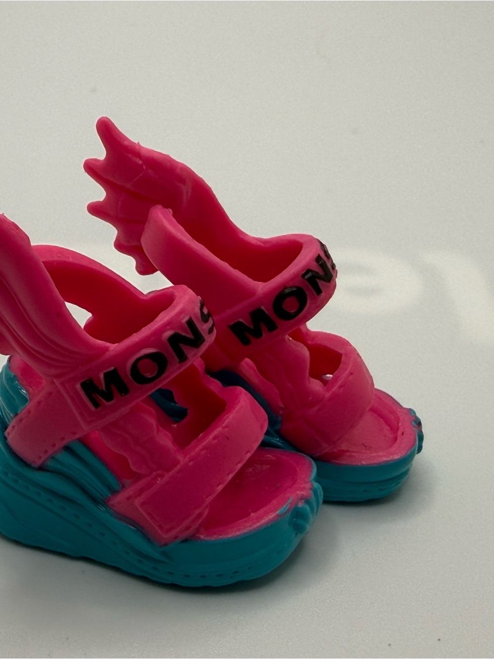 Monster high doll shoes Lagoona blue 2022 G3 reboot pink fish sandals toy
